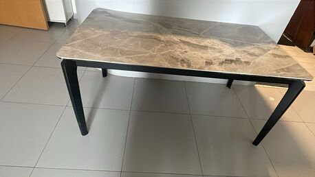 Dammam, Furniture, SAR 900,  Dining Table And 4 Chairs