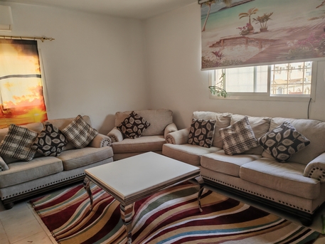 Jubail, Furniture, SAR 1500,  7 Seater Sofa Set With Marble Top Center Table For Sale | طقم كنب 7 أشخاص مع طاولة وسط رخا