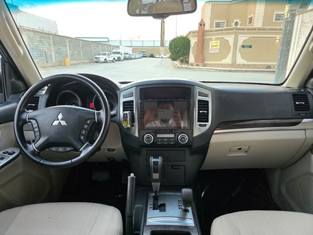 Riyadh, Vehicles, Cars & Trucks , SAR 72000,  Mitsubishi Pajero,  2020,  Automatic,  72000 KM,    GLS With 4x4 Urgent Sales (accident Free Car)