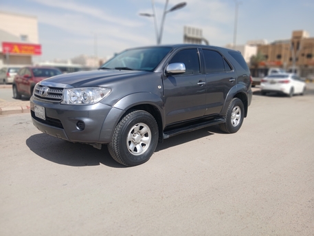Al Shifa, Vehicles, Cars & Trucks , SAR 33000,  Toyota Fortuner,  2011,  Automatic,  304500 KM,  Selling On Urgent Basis