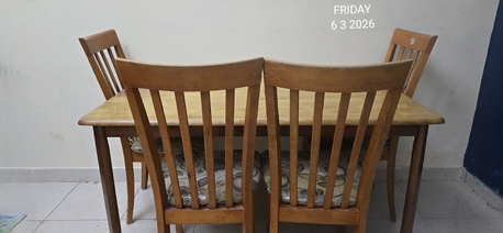 Riyadh, Furniture, SAR 125,  Dining Table With 4 Chairs For Sale