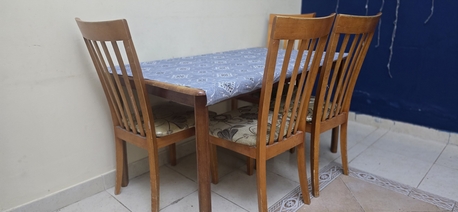 Riyadh, Furniture, SAR 125,  Dining Table With 4 Chairs For Sale