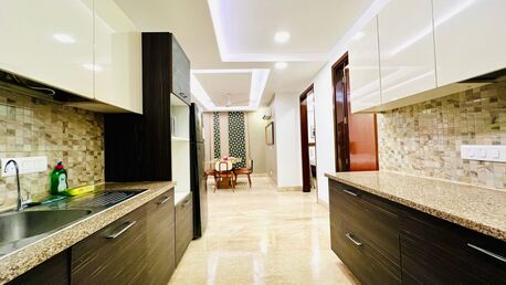 New Delhi, Apts/Flats Wanted, INR 15359/day,  Furnished,  3 BR,  1900 Sq. Feet,  Bluo 3BHK Green Park - Lift - Balcony, Parking