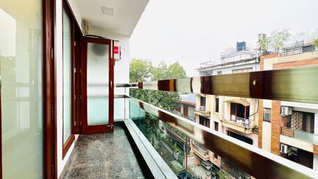 New Delhi, Apts/Flats Wanted, INR 15359/day,  Furnished,  3 BR,  1900 Sq. Feet,  Bluo 3BHK Green Park - Lift - Balcony, Parking