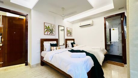 New Delhi, Apts/Flats Wanted, INR 13992/day,  Furnished,  2 BR,  1300 Sq. Meter,  Bluo 2BHK Green Park - Lift, Parking - Balcony