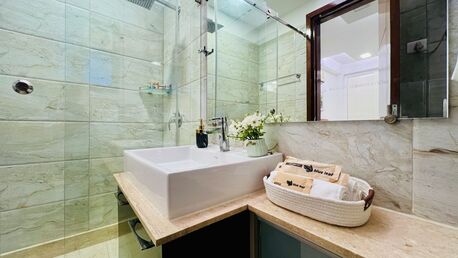 New Delhi, Apts/Flats Wanted, INR 13992/day,  Furnished,  2 BR,  1300 Sq. Meter,  Bluo 2BHK Green Park - Lift, Parking - Balcony