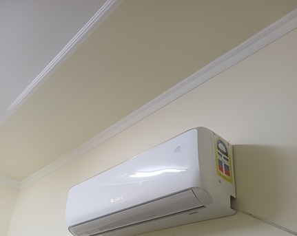 Riffa, Air Conditioners, BHD 220,  Gree 1.5T Inverter Ac.
