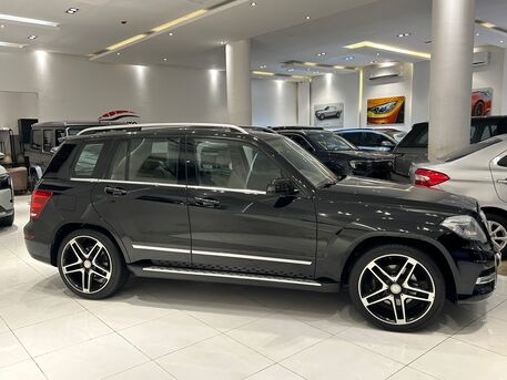 East Riffa, Vehicles, Cars & Trucks , BHD 4900,  MERCEDES GLK 250,  2015,  Automatic,  135000 KM,   MODEL  FOR SALE