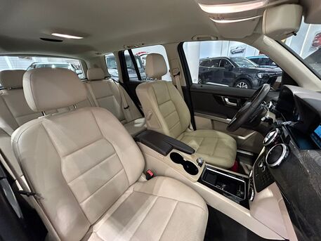 East Riffa, Vehicles, Cars & Trucks , BHD 4900,  MERCEDES GLK 250,  2015,  Automatic,  135000 KM,   MODEL  FOR SALE