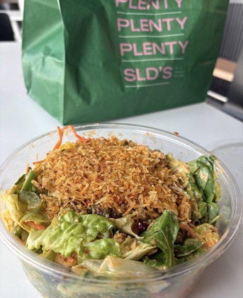 Riyadh, Jobs, Waiter Or Salad Maker ( Filipino Only) Immediate Join.