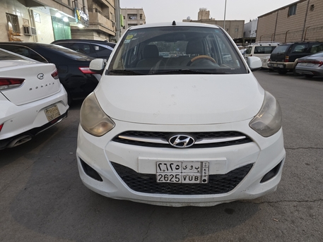 Hara, Vehicles, Cars & Trucks , SAR 11000,  Hyundai I10,  2012,  Manual,  173000 KM,