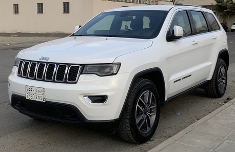 Jeddah, Vehicles, Cars & Trucks , SAR 77000,  Jeep Cherokee,  2021,  Automatic,  83800 KM,  Jeep Grand Cherokee Laredo 4x4  Model For Sale