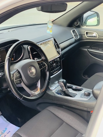 Jeddah, Vehicles, Cars & Trucks , SAR 77000,  Jeep Cherokee,  2021,  Automatic,  83800 KM,  Jeep Grand Cherokee Laredo 4x4  Model For Sale