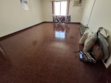 Manama, Apartments/Houses, BHD 200/month,  2 BR,  2bhk 2bath 1hall Closed Kitchen Parking Lift 200bd With Ac With Out Ewa