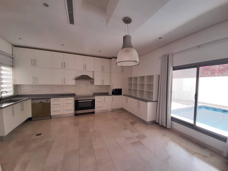 Saar, Villas, BHD 1100,  680 Sq. Meter,  Large Modern Villa With Private Pool  And Garden Exclusive
