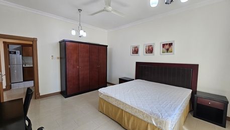 Busaiteen, Apartments/Houses, BHD 300/month,  1 BR,  Inclusive EWA, Family Building, Busaiteen.39128508 Benny.