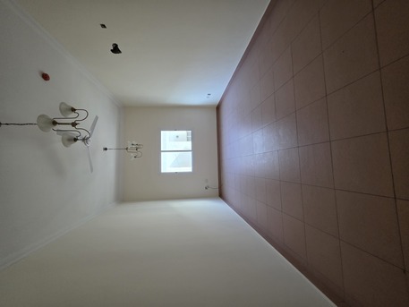 Manama, Apartments/Houses, BHD 180/month,  2 BR,  *2BATHROOM Hall Kitchen Without Electricity Car Parking