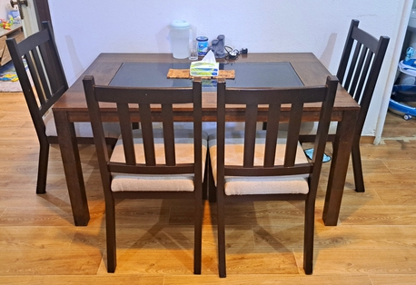 Jeddah, Household Items, SAR 150,  Wooden Dining Table With Glass Centre