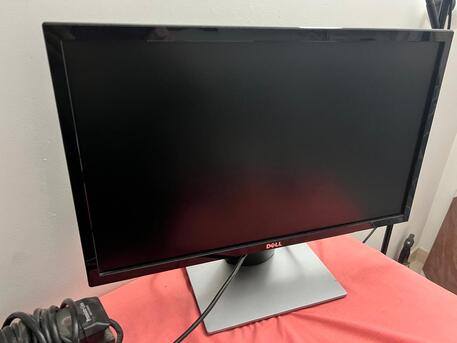 Al Malaz, Free Items, SAR 839,  Dell Flat Monitor 25", Kids Swing,3-Door Shoe Rack, Kitchen Table, Couch(Homebox)