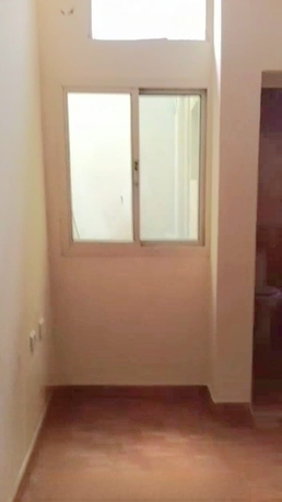 Hoora, Rooms Available, BHD 90/month,  One Bedroom Independent Flat With Kitchen, Washroom Available In Hoora For Rent, Behind Ci