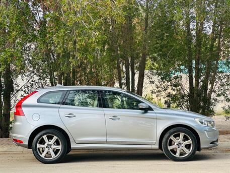 Salmaniya, Vehicles, Cars & Trucks , BHD 2650,  Volvo XC60,  2015,  Automatic,  165000 KM,    MODEL 5 SEATER LUXURY SUV CALL OR WHATSAPP ON 33665080 ,34355768 ,35400768