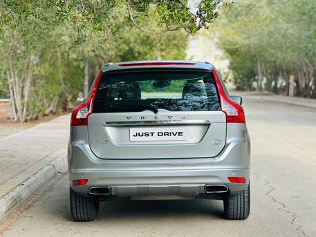 Salmaniya, Vehicles, Cars & Trucks , BHD 2650,  Volvo XC60,  2015,  Automatic,  165000 KM,    MODEL 5 SEATER LUXURY SUV CALL OR WHATSAPP ON 33665080 ,34355768 ,35400768