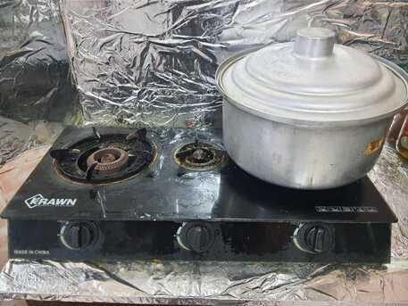 Al Malaz, Appliances, SAR 80,  Stove With Auto Ignition And Stand