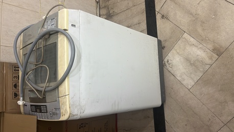 Jeddah, Household Items, SAR 1300,  1 Window Ac , King Size Bed With Mattress, 1 Carpet, Automatic Lg Washing Machine