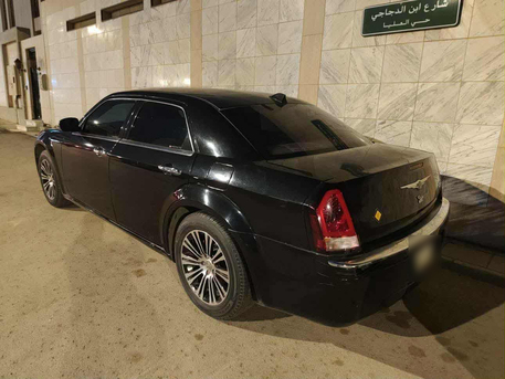 Al Sulaymaniyyah, Vehicles, Cars & Trucks , SAR 20000,  Chrysler 300 LTD, 2010,  2010,  Automatic,  259000 KM,  For Sale ,