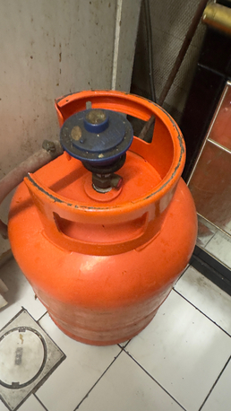 Riyadh, Household Items, SAR 430,  Gas Cylinder, Burner And Sofa