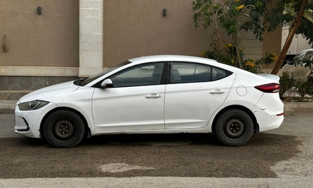 Riyadh, Vehicles, Cars & Trucks , SAR 26000,  Hyundai Elantra,  2018,  Automatic,  315000 KM,  Hyundai Elentra  Gear