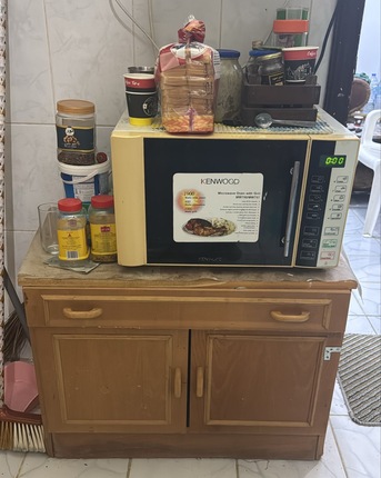 Jeddah, Apts/Flats Wanted, SAR 21000/year,  Furnished,  3 BR,  SAR 21000/year, Furnished, 3 BR, 5 Sq. Meter, Fully Furnished 21000 /year, 2BR,1DR,1HALL,