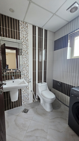 Burhama, Apartments/Houses, BHD 270/month,  1 BR,  Unlimited EWA, Nearby Danamall, Sanabis, Family Building.39128508 Benny.