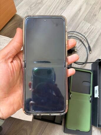 Riyadh, Mobile Phones, SAR 2000,  Motorola Razar 50Ultra