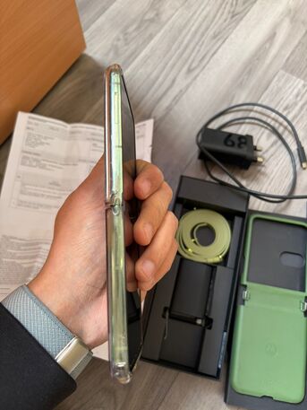 Riyadh, Mobile Phones, SAR 2000,  Motorola Razar 50Ultra