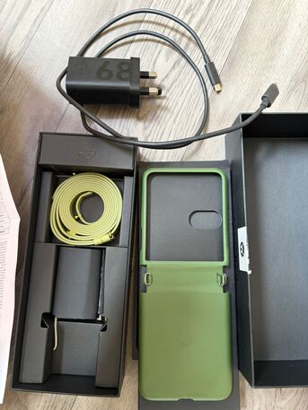 Riyadh, Mobile Phones, SAR 2000,  Motorola Razar 50Ultra