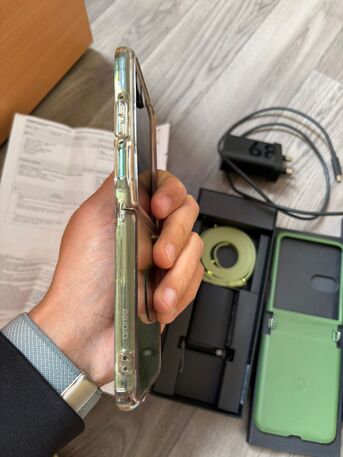 Riyadh, Mobile Phones, SAR 2000,  Motorola Razar 50Ultra