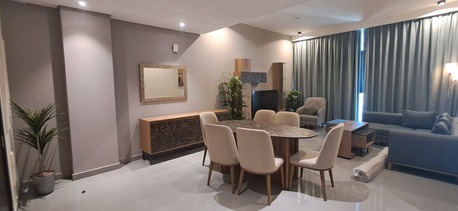 Sanabis, Apartments/Houses, BHD 380/month,  Furnished,  1 BR,  70 Sq. Meter,  Sea View Luxury 1BR Apartment For Rent In Seef | Fully Furnished | Pool & Gym | Near City