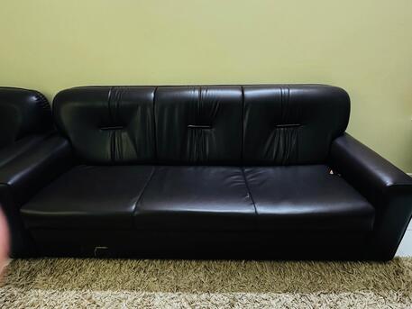Manama, Furniture, BHD 500,  ELEGANT LOOK LEATHER 5 SEATER SOFA SET - GOOD CONDITION