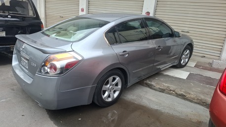 Isa Town, Vehicles, Cars & Trucks , BHD 1400,  Nissan Altima,  2009,  Automatic,  172610 KM,  For Sale   - 4 Cylinder (Negotiable)