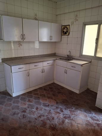 Hoora, Apartments/Houses, BHD 160/month,  2 BR,  2bhk 2bath Closed Kitchen Lift 160bd With Out Ewa With Out Ac