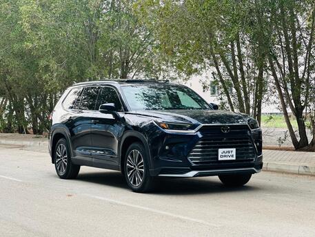 Salmaniya, Vehicles, Cars & Trucks , BHD 17500,  Toyota Highlander Hybrid,  2024,  Automatic,  26000 KM,  TOYOTA GRAND HIGHLANDER PLATINUM (HYBRID)  MODEL FULLY LOADED WITH PANORAMIC SUNROOF C