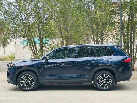 Salmaniya, Vehicles, Cars & Trucks , BHD 17500,  Toyota Highlander Hybrid,  2024,  Automatic,  26000 KM,  TOYOTA GRAND HIGHLANDER PLATINUM (HYBRID)  MODEL FULLY LOADED WITH PANORAMIC SUNROOF C