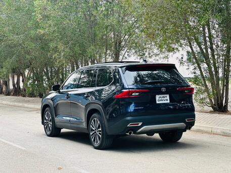 Salmaniya, Vehicles, Cars & Trucks , BHD 17500,  Toyota Highlander Hybrid,  2024,  Automatic,  26000 KM,  TOYOTA GRAND HIGHLANDER PLATINUM (HYBRID)  MODEL FULLY LOADED WITH PANORAMIC SUNROOF C