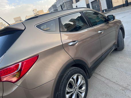 Riyadh, Vehicles, Cars & Trucks , SAR 40000,  Hyundai Santa Fe, 2014, Automatic,  Full Option,  2014,  Automatic,  262646 KM,