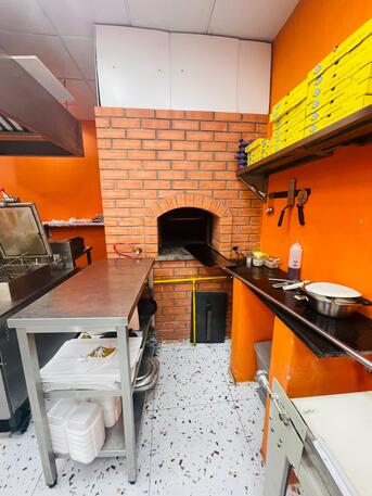 Jubail, Shops, SHAWARMA BROASTED & PIZZA  COMPLETE SETUP RUNNING HOTEL