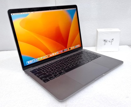Manama, Computers, BHD 138,  MacBook Pro Intel Core I5 2.3Ghz 13.3" QHD 2K Display 8GB RAM Good Working (Free AirPods)