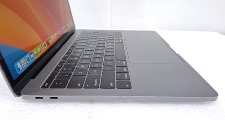 Manama, Computers, BHD 138,  MacBook Pro Intel Core I5 2.3Ghz 13.3" QHD 2K Display 8GB RAM Good Working (Free AirPods)