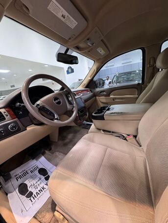 Manama, Vehicles, Cars & Trucks , BHD 3900,  GMC Yukon,  2013,  Automatic,  260600 KM,    (Black)