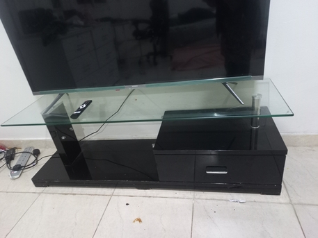 Jubail, Furniture, SAR 250,  Led Or Lcd Table   Almost New Frm Home Center